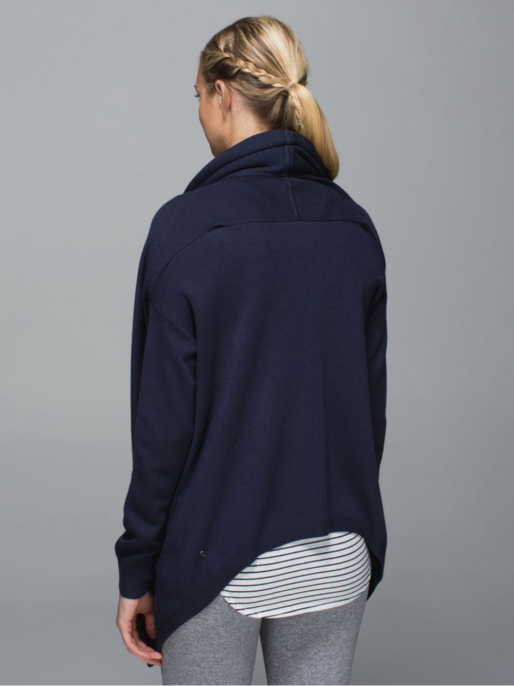 Lululemon Cabin Yogi Wrap Size 8 Ultra Soft Cardigan Inkwell